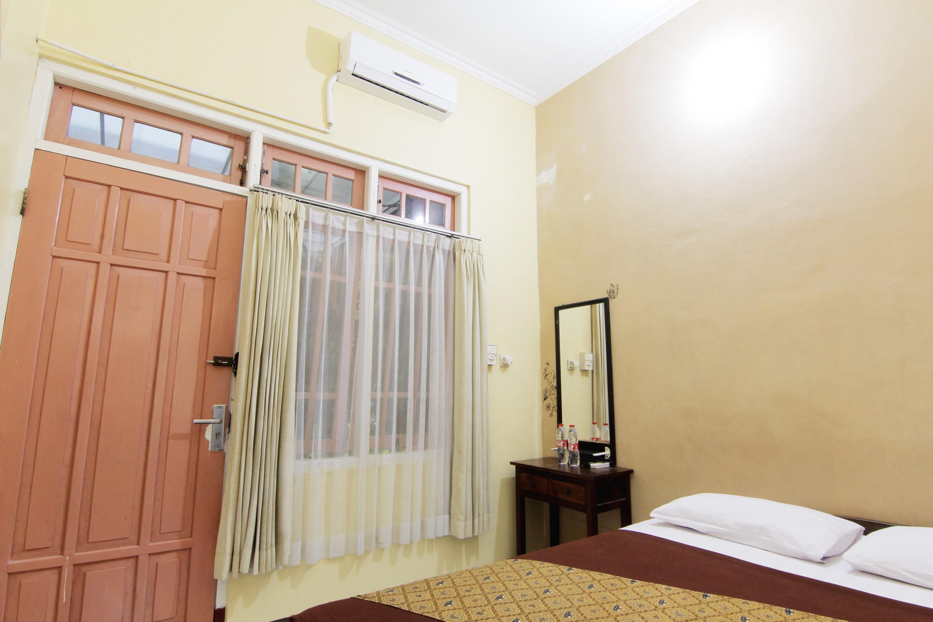 Monica Hotel Yogyakarta Exterior photo